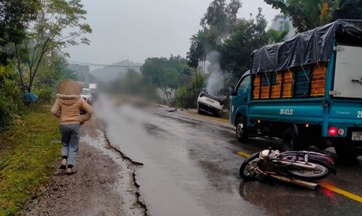 Hiện trường vụ tai nạn khiến 1 người tử vong tại huyện Kim Bôi, tỉnh Hòa Bình. Ảnh: Người dân cung cấp