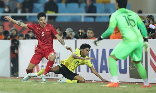 Đoàn Văn Hậu mang tới nhiều tranh cãi sau trận đấu với Malaysia. Ảnh: VFF