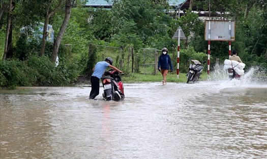 Cảnh báo ngập lụt vùng trũng thấp ở Quảng Trị. Ảnh: Hưng Thơ.
