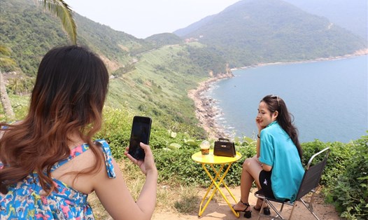 Đà Nẵng cho phép du khách tham quan tại Bán đảo Sơn Trà từ 7h30 đến 17h30 đến hết tháng 2.2023. Ảnh: Nguyễn Linh