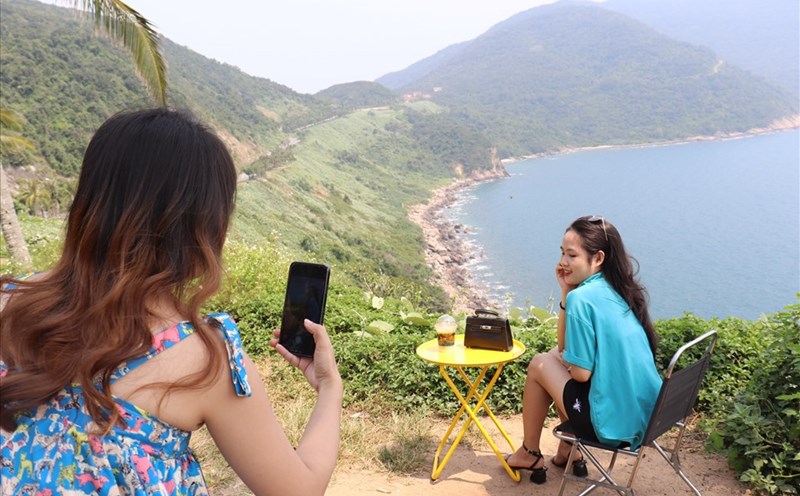 Đà Nẵng cho phép du khách tham quan tại Bán đảo Sơn Trà từ 7h30 đến 17h30 đến hết tháng 2.2023. Ảnh: Nguyễn Linh