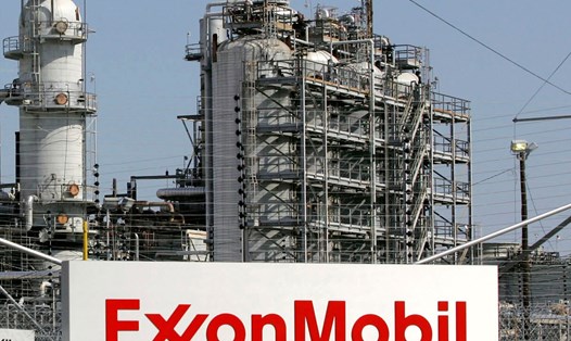 Exxon là một trong những nhà cung cấp dầu lớn nhất của EU và là nhà đầu tư lớn trong lĩnh vực lọc dầu ở Châu Âu. Ảnh: AFP