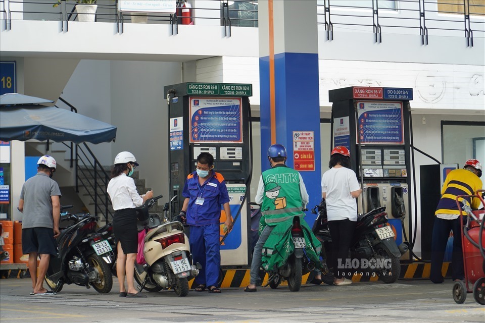 Đề xuất giảm thuế bảo vệ môi trường xuống mức sàn với xăng dầu trong 2023