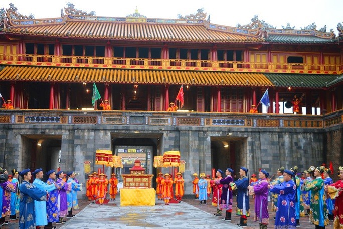 Lễ Ban Sóc được Trung tâm Bảo tồn di tích Cố đô Huế tái hiện bằng hình thức sân khấu hoá năm 2022. Ảnh: Tường Minh