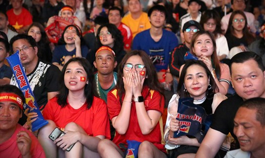 Cổ động viên TPHCM tiếc nuối trước trận đấu tuyển Việt Nam và Singapore