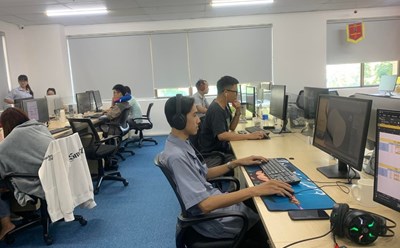 Thu nhập của ngành Công nghệ thông tin vẫn đang khá tốt dù có bị ảnh hưởng tình hình chung. Ảnh: Nguyễn Linh