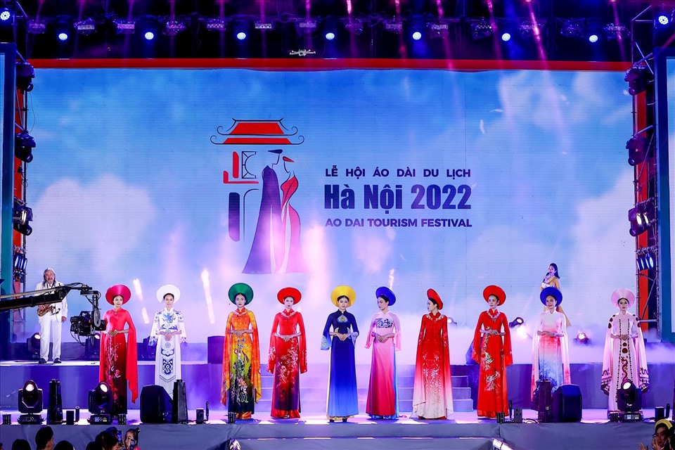 Lễ hội áo dài du lịch Hà Nội là cơ hội quảng bá giá trị truyền thống. Ảnh: Nguyễn Ngọc Đô
