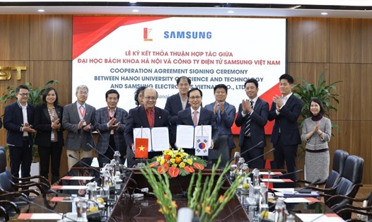 Samsung Việt Nam và Đại học Bách khoa Hà Nội đã tổ chức lễ ký kết Biên bản ghi nhớ. Ảnh: Samsung.