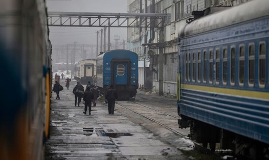 Các chuyến tàu tại kho đường sắt Kiev, Ukraina, ngày 25.11.2022. Ảnh: AFP/Getty