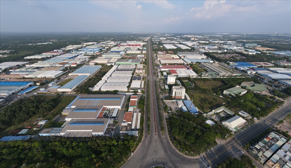 Khu công nghiệp gắn với phát triển đô thị, dịch vụ tạo không gian sống tốt hơn cho người lao động tại Bến Cát, Bình Dương. Ảnh: Đình Trọng