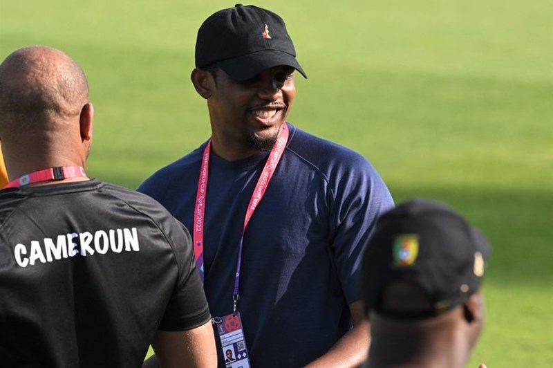 Samuel Eto'o xô xát ngoài sân vận động 974