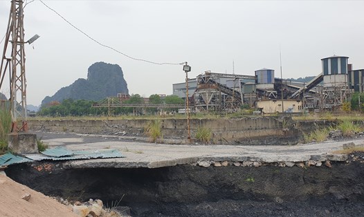 Khu đất của Nhà máy sàng tuyển than cũ. Ảnh: Nguyễn Hùng