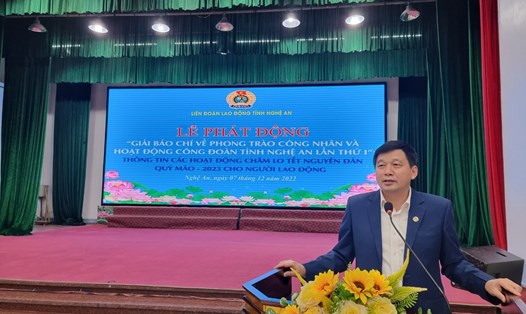Chủ tịch LĐLĐ tỉnh Nghệ An Kha Văn Tám phát biểu ý kiến tại buổi lễ. Ảnh: Ảnh: Quang Đại