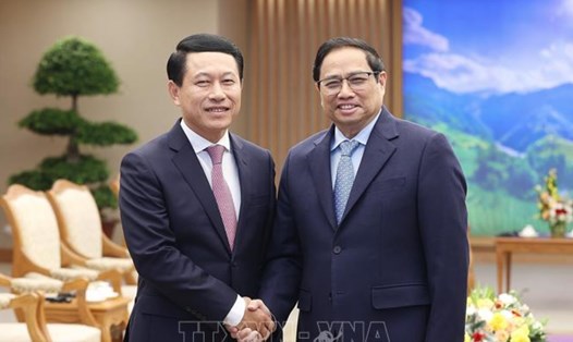 Thủ tướng Phạm Minh Chính tiếp Phó Thủ tướng, Bộ trưởng Ngoại giao Lào Saleumxay Kommasith. Ảnh: TTXVN