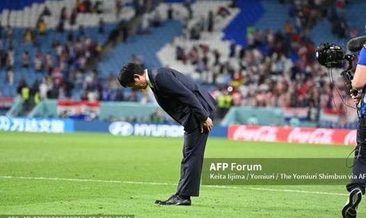 Thầy trò huấn luyện viên Hajime Moriyasu để lại những hình ảnh đẹp tại World Cup 2022. Ảnh: AFP