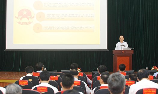 Chủ tịch HĐND Thành phố Hà Nội Nguyễn Ngọc Tuấn giảng bài tại lớp bồi dưỡng cán bộ quy hoạch nguồn, nhiệm kỳ 2025-2030. Ảnh: Việt Tuấn