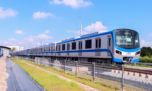 Đoàn tàu đầu tiên của metro số 1 chạy thử ở depot Long Bình hồi cuối tháng 8.2022.  Ảnh: MAUR