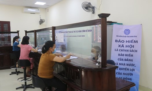Trên địa bàn tỉnh Ninh Bình hiện có trên 3.500 đơn vị sử dụng lao động đăng ký giao dịch BHXH điện tử. Ảnh: Diệu Anh