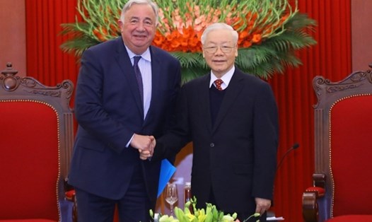 Tổng Bí thư Nguyễn Phú Trọng và Chủ tịch Thượng viện Pháp Gérard Larcher. Ảnh: TTXVN