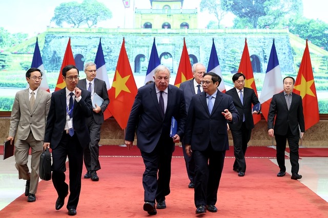 Thủ tướng Phạm Minh Chính tiếp Chủ tịch Thượng viện Pháp Gérard Larcher. Ảnh: VGP