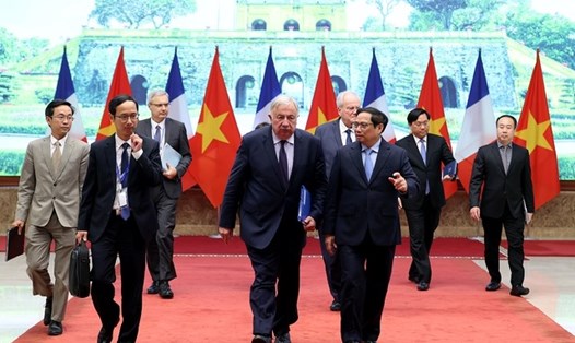 Thủ tướng Phạm Minh Chính tiếp Chủ tịch Thượng viện Pháp Gérard Larcher. Ảnh: VGP