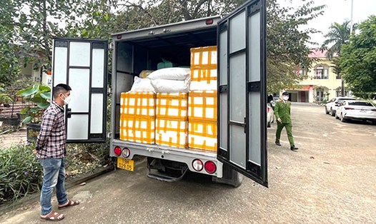 Cơ quan Công an tỉnh Vĩnh Phúc vừa bắt giữ vụ vận chuyển hàng tấn thực phẩm đông lạnh không giấy tờ kiểm dịch. Ảnh: Công an Vĩnh Phúc