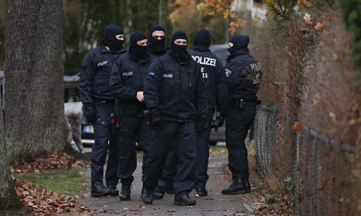 Cảnh sát Đức mở đợt truy quét hôm 7.12. Ảnh: AFP/Getty