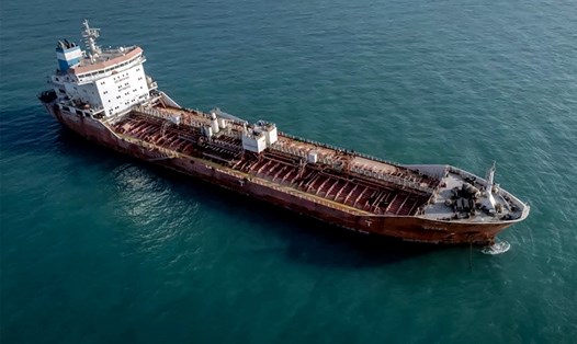 Một tàu chở dầu bị lực lượng hải quân Iran giữ tại cảng Bandar Abbas, phía nam Iran. Ảnh: AFP