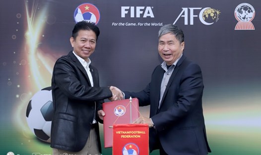 Huấn luyện viên Hoàng Anh Tuấn đảm nhiệm vị trí huấn luyện viên trưởng U20 Việt Nam. Ảnh: VFF