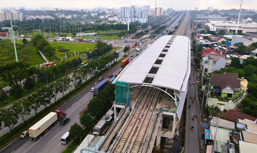 Tuyến metro số 1, dự kiến chạy thử tàu đoạn trên cao vào ngày 21 - 22.12. Ảnh: Anh Tú