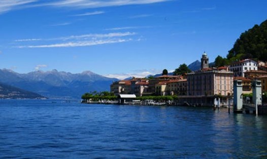 Hồ Como, Italia. Ảnh chụp màn hình