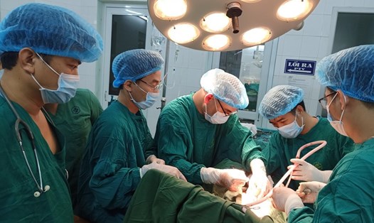 Một ca cấp cứu tại Bệnh viện Đa khoa tỉnh Tuyên Quang. Ảnh: BVCC