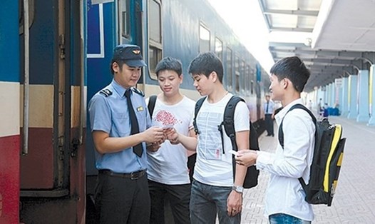 Ngành đường sắt giảm 20% giá vé tàu cho học sinh, sinh viên (ảnh minh hoạ chụp trước đại dịch COVID-19). Ảnh: GT
