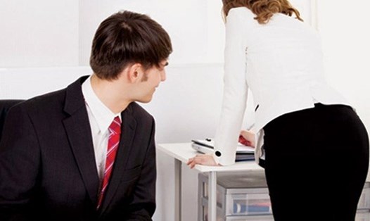 Cần có hướng dẫn cụ thể để ngăn chặn và giải quyết tình trạng quấy rối tình dục tại nơi làm việc (ảnh minh hoạ). Ảnh: Internet