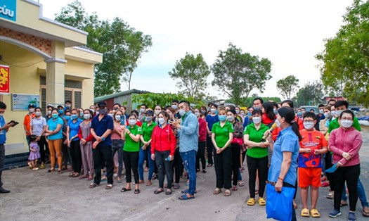 Ban chấp hành Công đoàn cơ sở cùng Ban giám đốc Công ty TNHH Changshin Việt Nam đã tổ chức hoạt động “Thăm công nhân nhà trọ” tại khu vực xã Thạnh Phú huyện Vĩnh Cửu.