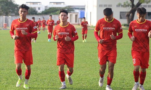 U23 Việt Nam tập luyện hứng khởi trên đất Campuchia. Ảnh: VFF