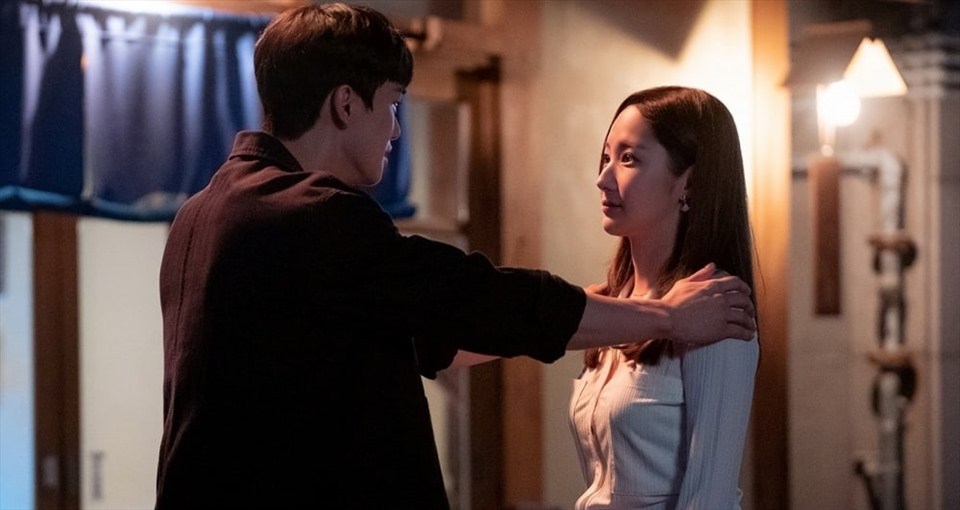 Song Kang, Park Min Young trong phim. Ảnh: NSX. Song Kang, Park Min Young trong phim. Ảnh: NSX.