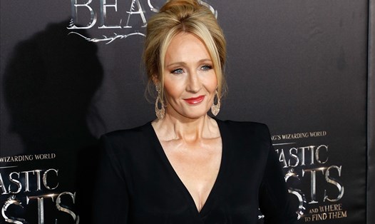 Nữ nhà văn J.K.Rowling tiết lộ một số tình tiết quan trọng trong “Fantastic Beasts 3”. Ảnh: Xinhua