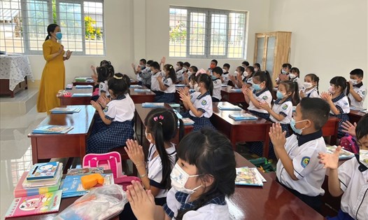 Học sinh mầm non đến lớp 6 ở Kiên Giang đã trở lại trường học trực tiếp. Ảnh: PV