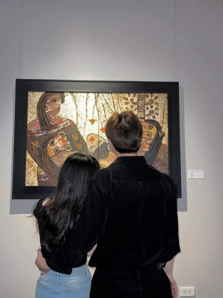 Nhiều cặp đôi hẹn hò đến Bảo tàng Mỹ thuật Đà Nẵng nhân ngày lễ Tình yêu -14.2. Ảnh: BT