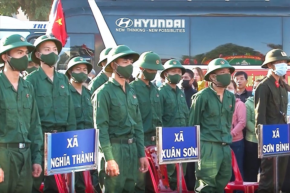 Lễ giao nhận quân tại một huyện trên địa bàn Bà Rịa - Vũng Tàu. Ảnh: T.A Lễ giao nhận quân tại một huyện trên địa bàn Bà Rịa - Vũng Tàu. Ảnh: T.A