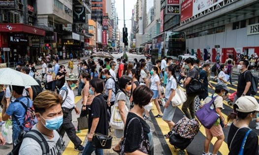 Hong Kong đang trải qua làn sóng COVID-19 lớn nhất kể từ khi bắt đầu đại dịch. Ảnh: AFP
