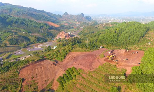 Toàn cảnh khu vực san lấp đất rừng sản xuất tại huyện Cao Phong, tỉnh Hòa Bình thời điểm trước Tết Nguyên Đán. Ảnh: Minh Chuyên.