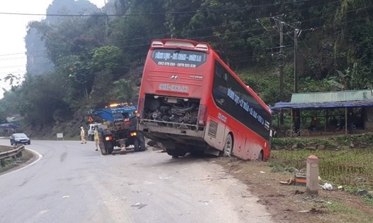 Hiện trường vụ tai nạn trên Quốc lộ 6 khiến 1 người tử vong. Ảnh: Minh Nguyễn.