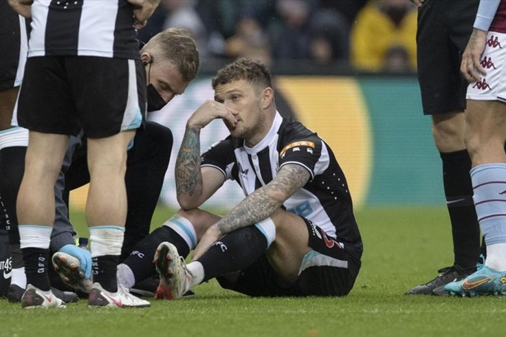 "Gà son" Trippier bị gãy xương bàn chân, Newcastle lo "sốt vó" "Gà son" Trippier bị gãy xương bàn chân, Newcastle lo "sốt vó"
