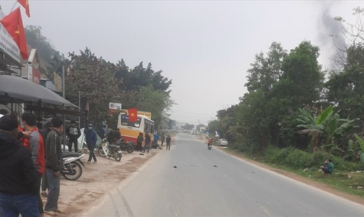 Hiện trường vụ tai nạn trên Quốc lộ 6 khiến 1 người tử vong. Ảnh: Minh Nguyễn