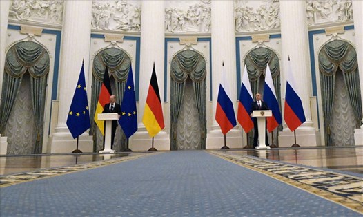 Tổng thống Nga Vladimir Putin và Thủ tướng Đức Olaf Scholz họp báo chung sau hội đàm. Ảnh: AFP