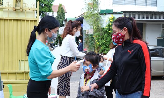 Nhiều giáo viên học sinh ở Đắk Lắk vừa nhiễm COVID-19 chỉ sau 1 tuần triển khai học trực tiếp trở lại. Ảnh minh họa: T.X