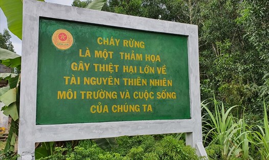 Thường xuyên tuyên truyền phòng chống cháy rừng tại U Minh Hạ. Ảnh: Nhật Hồ