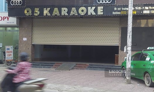 Các dịch vụ karaoke, vũ trường, mát xa và quán bar tại Điện Biên vừa được hoạt động trở lại sau gần 1 năm đóng cửa để phòng dịch COVID-19. Ảnh: PV